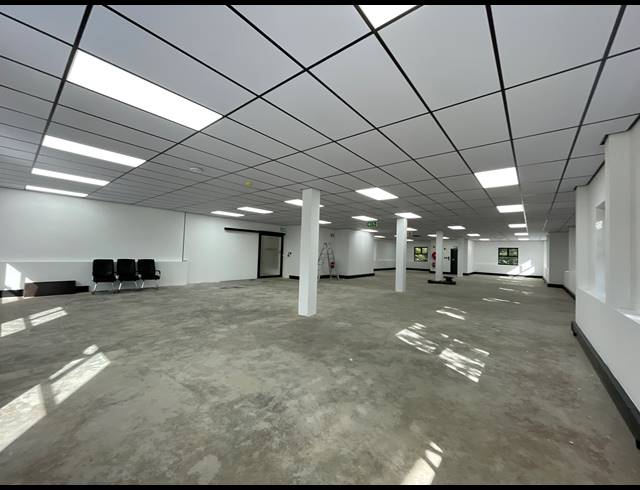 300M² OFFICE TO LET IN BRYANSTON